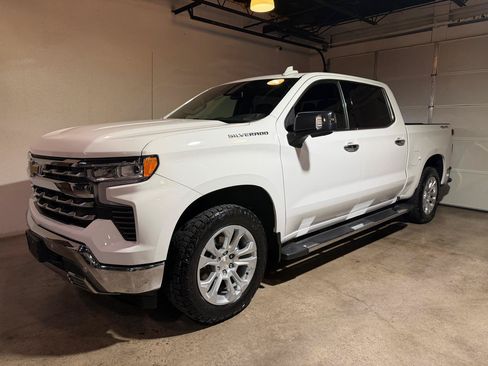 Used 2023 Chevrolet Silverado 1500 LTZ AWD/4WD image 3