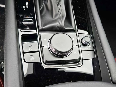 New 2026 MAZDA MAZDA3 Hatchback w/Premium Plus Pkg image 26