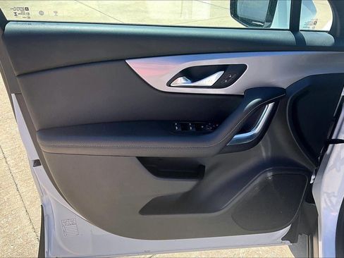 Used 2025 Chevrolet Blazer LT FWD image 20