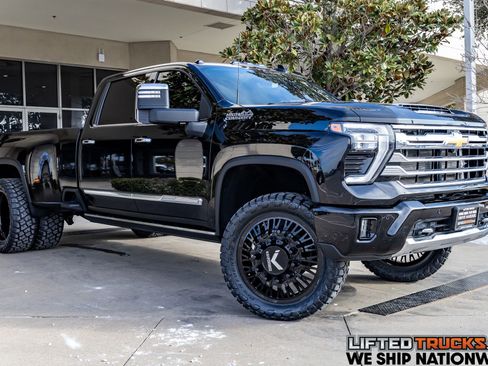 Used 2025 Chevrolet Silverado 3500 High Country w/ Technology Package image 1