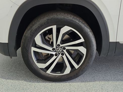 Certified 2023 Volkswagen Atlas SEL AWD/4WD image 11