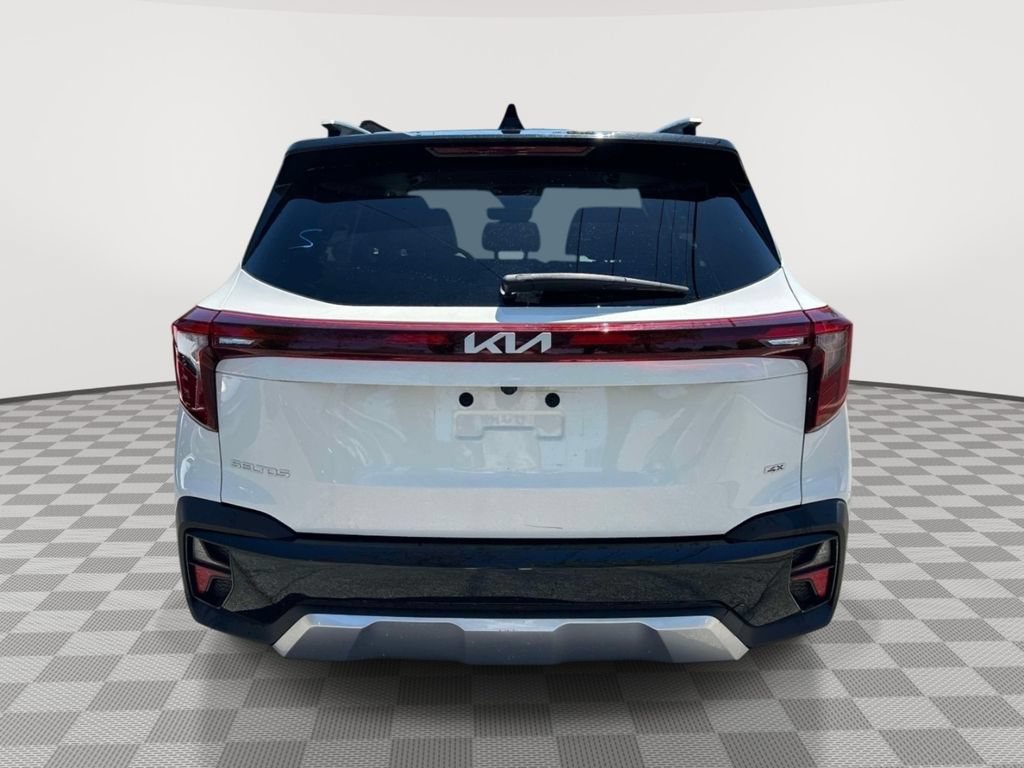 Used 2024 Kia Seltos S AWD/4WD image 4