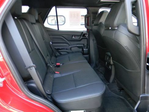 Used 2025 Toyota 4Runner Limited AWD/4WD image 28