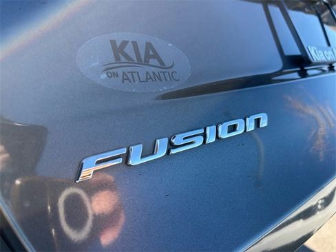 Used 2020 Ford Fusion SE image 9