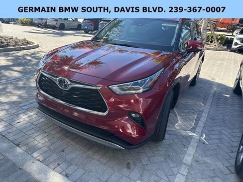 Used 2021 Toyota Highlander Platinum image 3