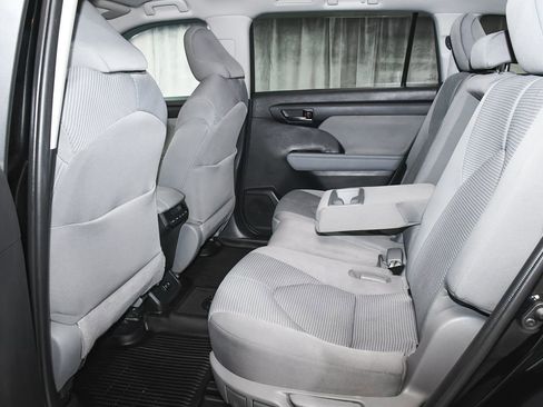 Used 2020 Toyota Highlander L AWD/4WD image 43