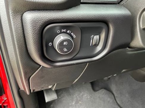 Used 2024 RAM 2500 Big Horn w/ Bed Utility Group image 27