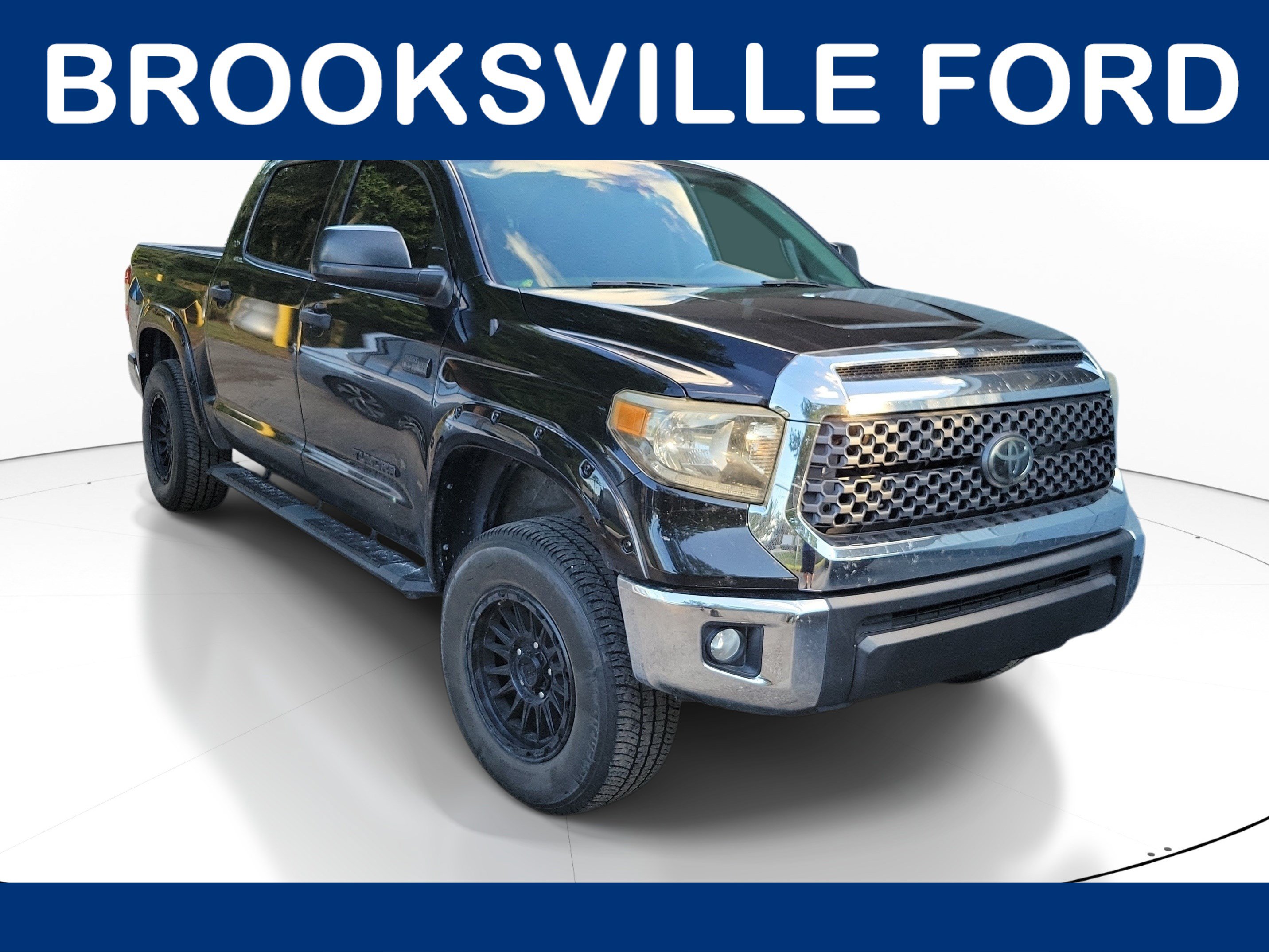Used 2018 Toyota Tundra SR5 w/ SR5 Upgrade Package AWD/4WD image 1