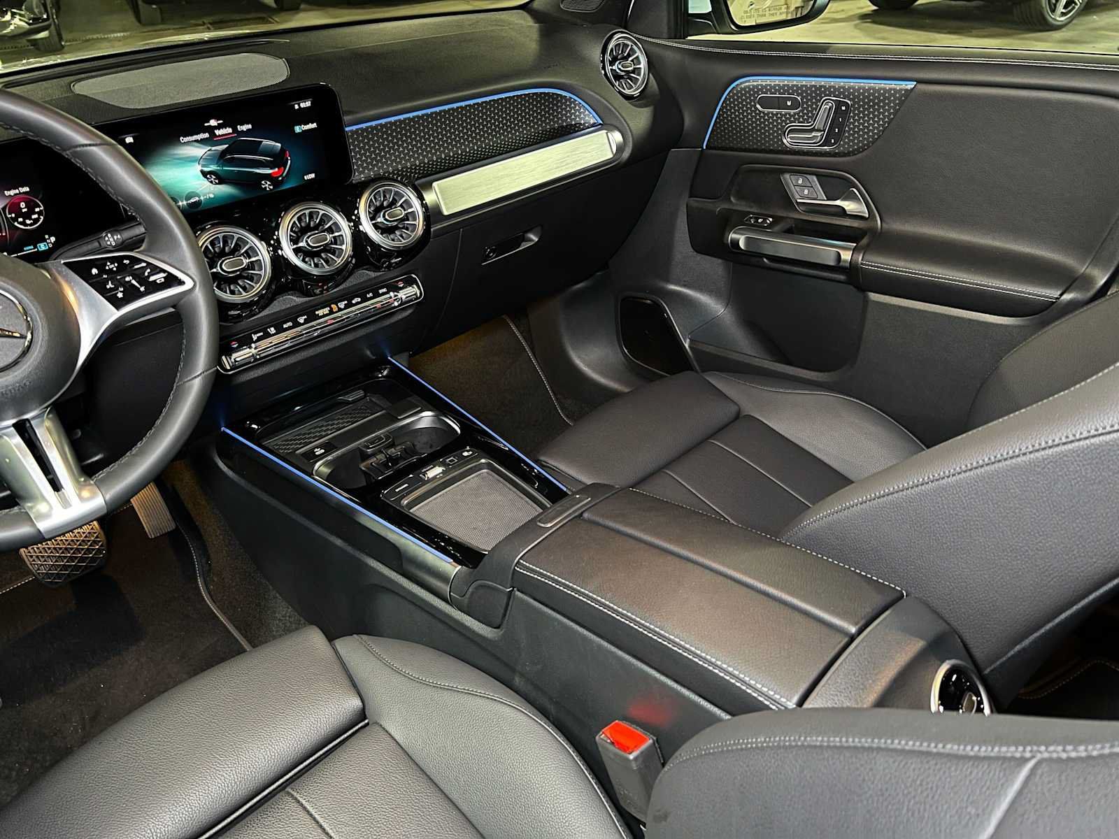 Used 2026 Mercedes-Benz GLB 250 4MATIC image 43