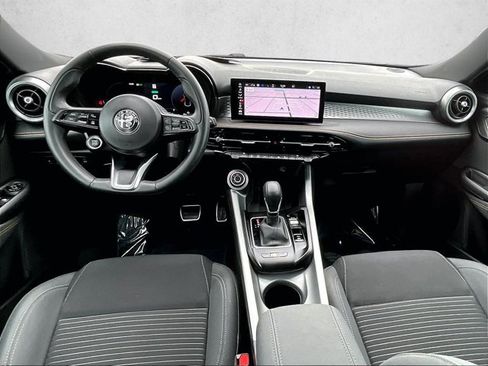 Used 2025 Alfa Romeo Tonale AWD/4WD image 16