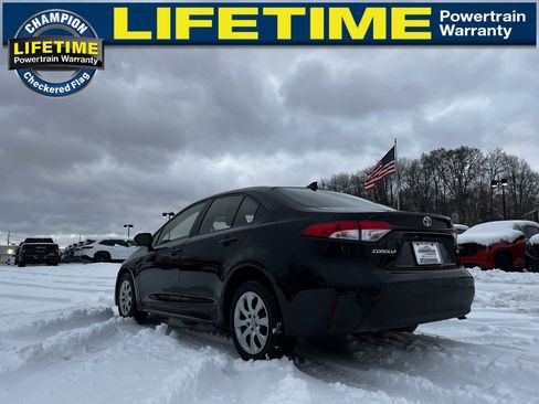 Used 2024 Toyota Corolla LE image 10