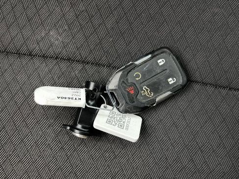 Used 2022 GMC Sierra 1500 Elevation image 32