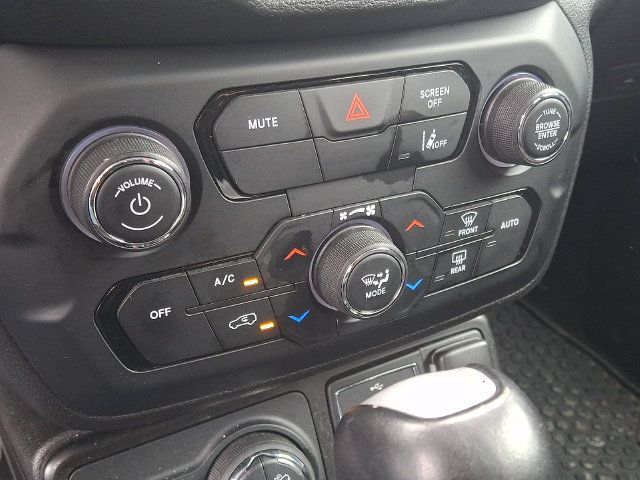 Used 2023 Jeep Renegade Trailhawk AWD/4WD image 15