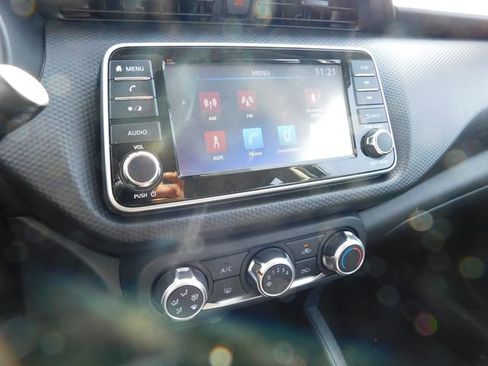 Used 2021 Nissan Kicks S image 28