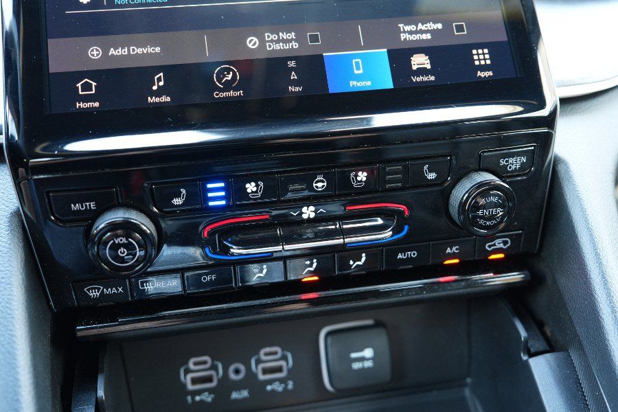 Used 2024 Jeep Grand Cherokee L Limited w/ Luxury Tech Group II AWD/4WD image 32
