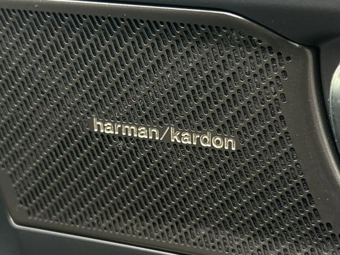 Used 2023 Volvo XC40 Recharge Ultimate w/ Protection Package Premier image 20