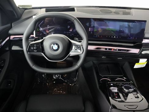 New 2027 BMW 530i RWD image 3