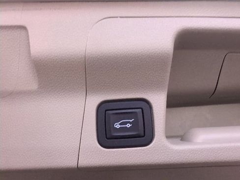 Used 2018 GMC Acadia Denali image 23