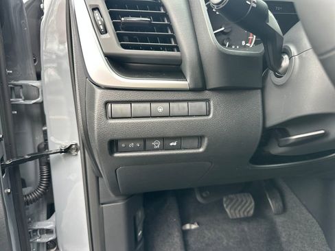 New 2026 Nissan Rogue SV w/ Cold Weather Package AWD/4WD image 12