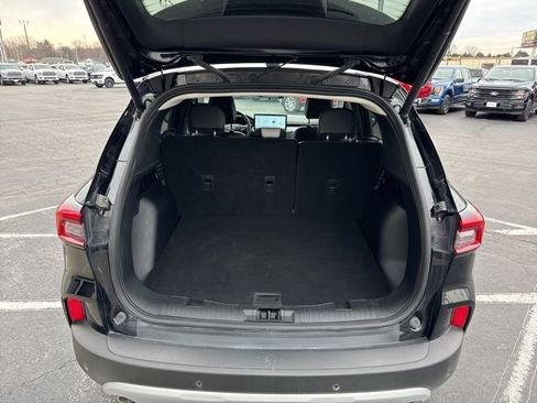 Used 2025 Ford Escape SE FWD image 28