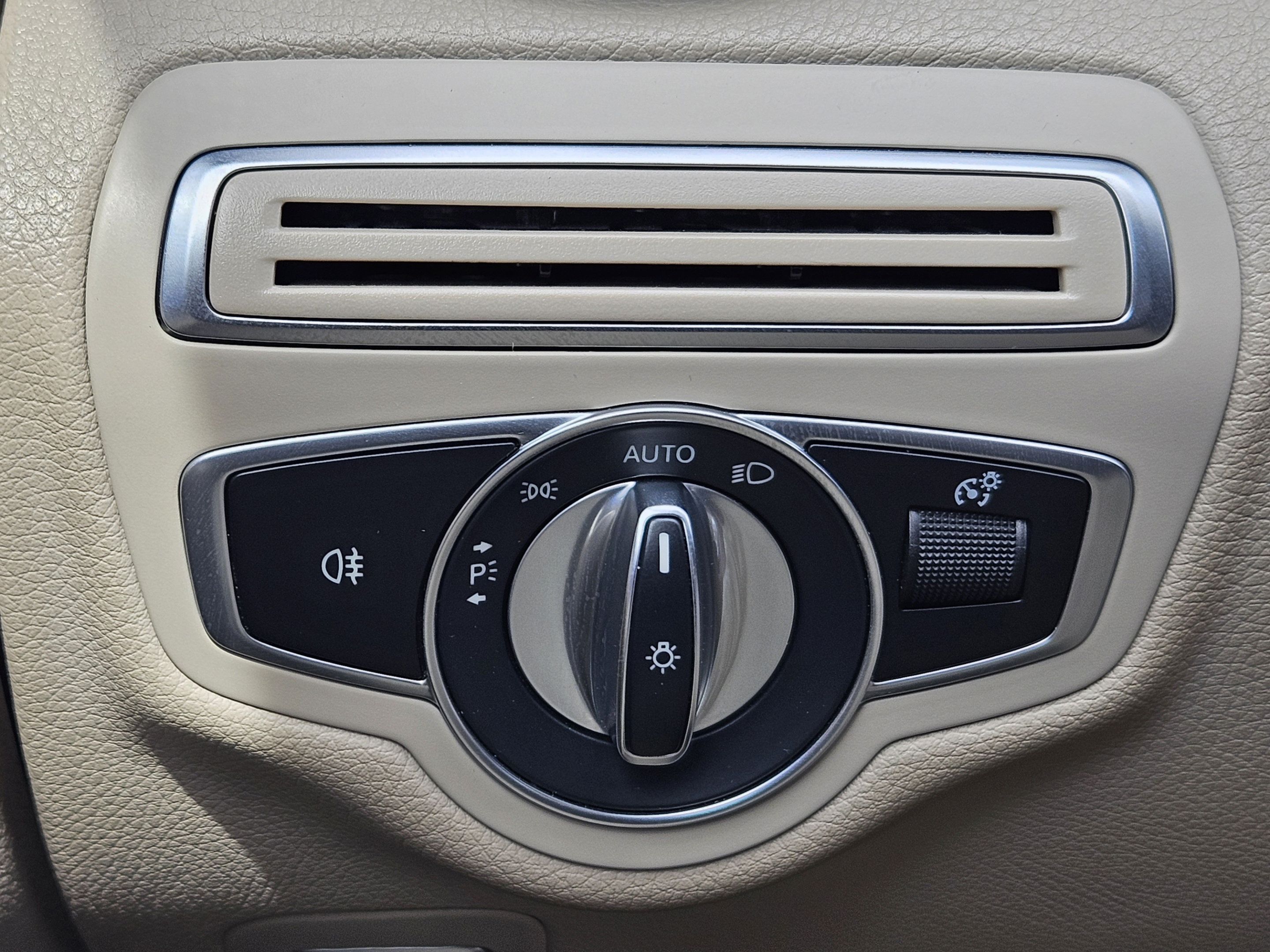 Certified 2020 Mercedes-Benz C 300 Sedan image 14