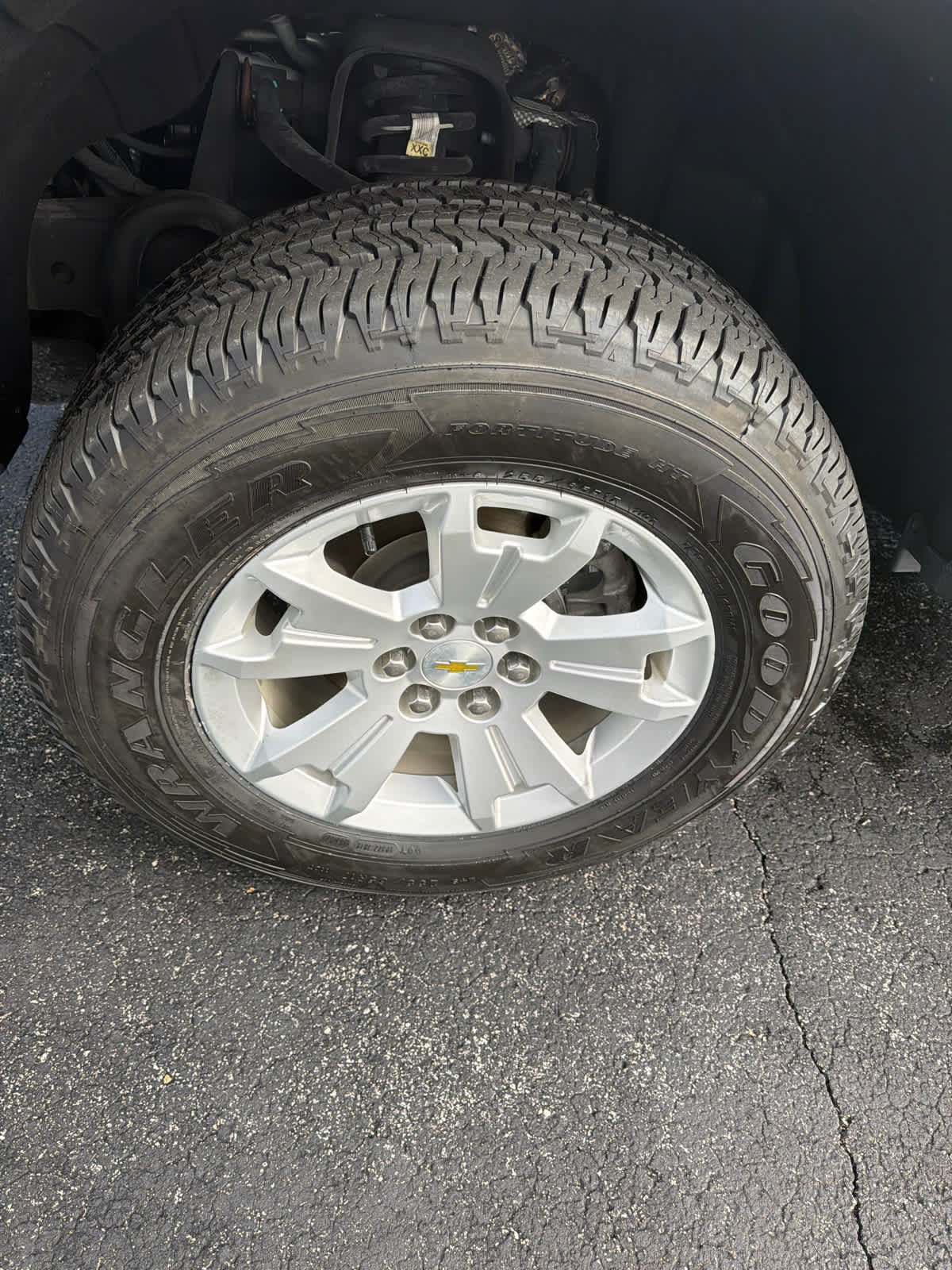 Used 2022 Chevrolet Colorado LT w/ Safety Package RWD image 9
