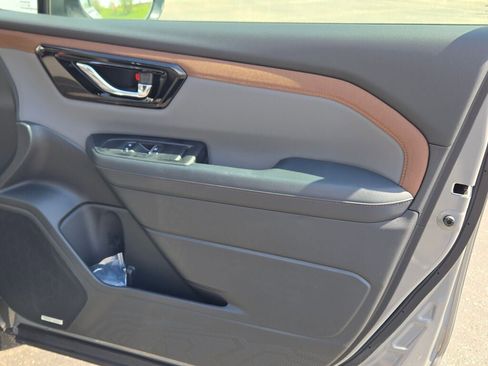 New 2026 Subaru Forester Sport AWD/4WD image 6