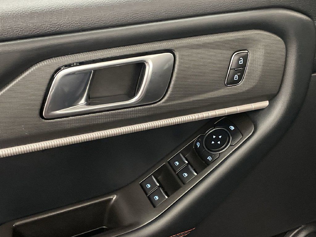 Used 2025 Ford Explorer ST-Line w/ ST-Line Street Pack AWD/4WD image 18