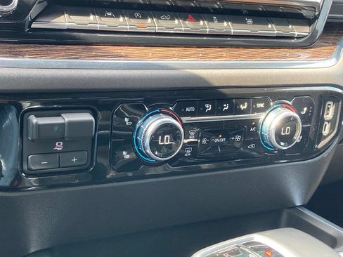 Used 2023 GMC Sierra 1500 Elevation w/ Preferred Package AWD/4WD image 24