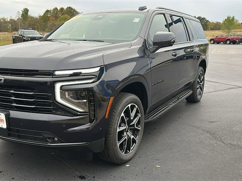 New 2026 Chevrolet Suburban RST w/ Comfort Package image 3