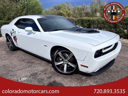 Used 2014 Dodge Challenger R/T RWD image 1