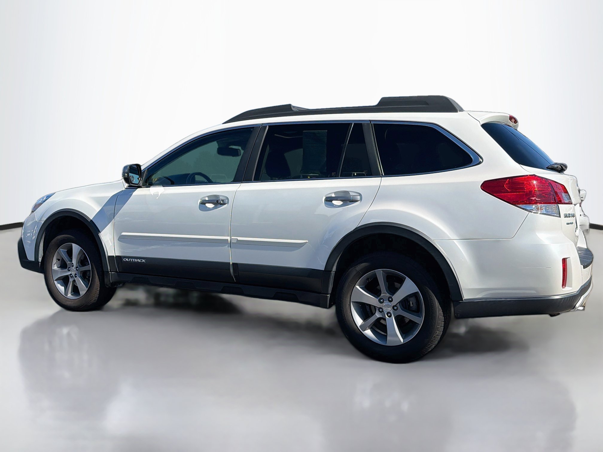 Used 2014 Subaru Outback 2.5i Limited AWD/4WD image 4