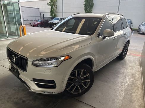 Used 2018 Volvo XC90 T6 Momentum w/ Convenience Package AWD/4WD image 1
