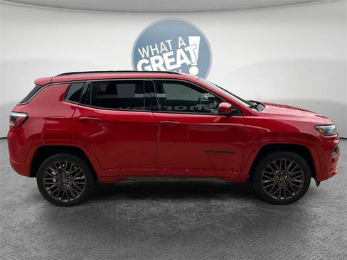 Used 2022 Jeep Compass Limited image 2