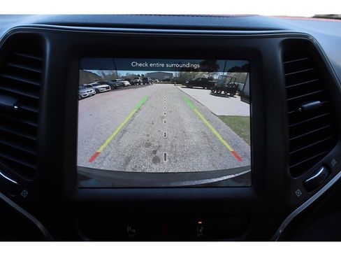 Used 2021 Jeep Cherokee Trailhawk image 45