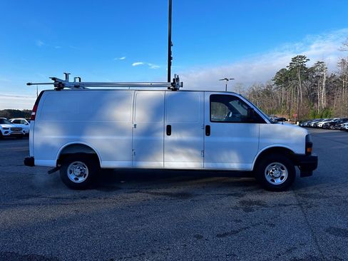 Used 2025 Chevrolet Express 2500 Extended w/ Communications Package image 12