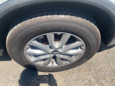 Used 2017 Nissan Rogue SV AWD/4WD image 20