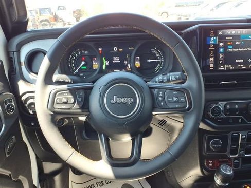 Certified 2024 Jeep Wrangler Unlimited AWD/4WD image 19