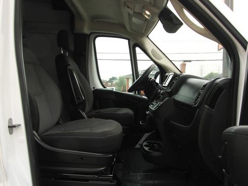 Used 2025 RAM ProMaster 2500 w/ Convenience Group FWD image 10