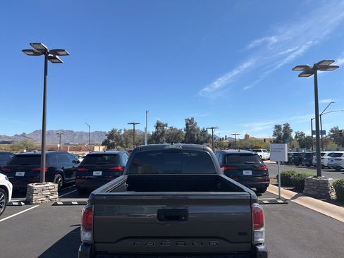 Used 2021 Toyota Tacoma TRD Sport w/ TRD Premium Sport Package image 6