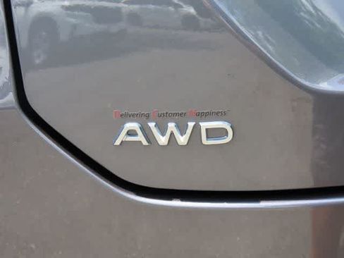 Used 2025 Honda Pilot Touring image 9