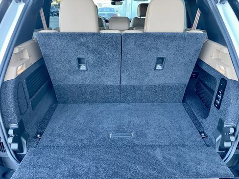 Certified 2024 Land Rover Range Rover Long Wheelbase SE image 37