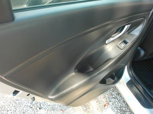Used 2019 Hyundai Elantra GT FWD image 23