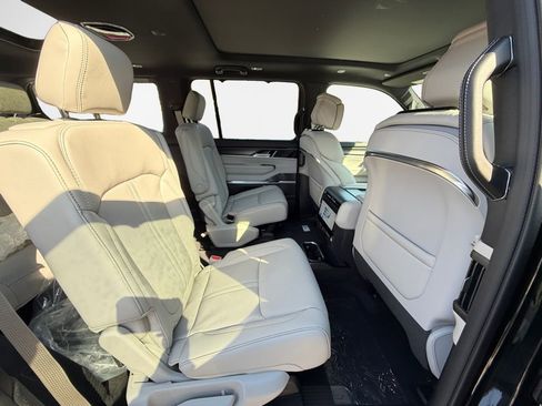 New 2026 Jeep Grand Wagoneer Summit AWD/4WD image 35