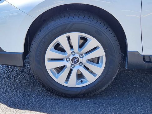 Used 2019 Subaru Outback 2.5i AWD/4WD image 14