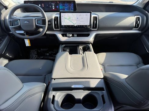 New 2026 Ford Expedition Active image 8