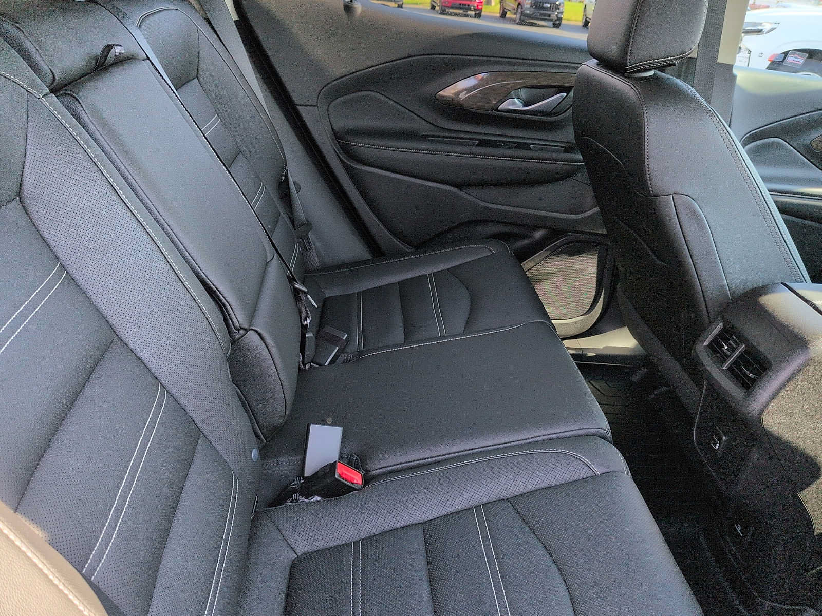 Used 2024 GMC Terrain Denali AWD/4WD image 11