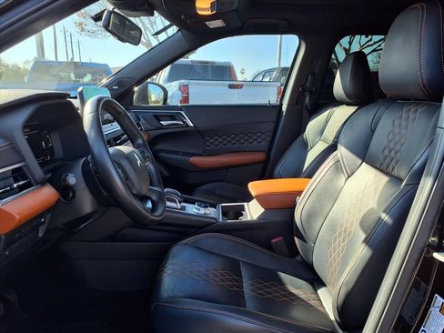 Used 2022 Mitsubishi Outlander SEL image 16