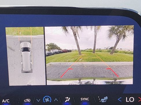 Certified 2025 Chevrolet Suburban LT RWD image 26