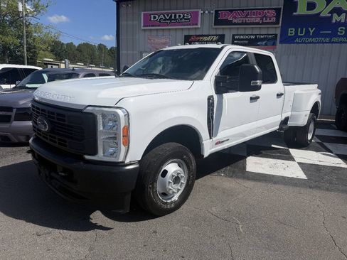 Used 2023 Ford F350 XL AWD/4WD image 3